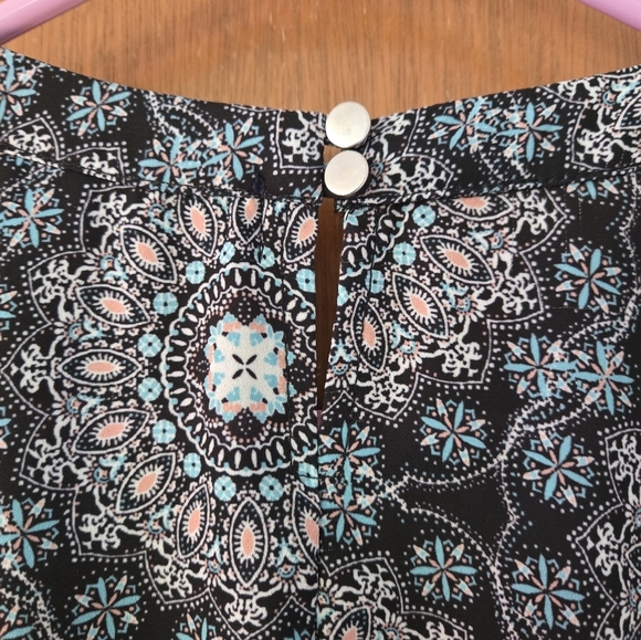 Floral Patterned Dress Size L. - Picture 4 of 4